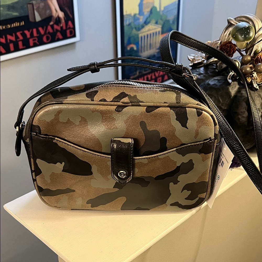 GILI Camouflage Crossbody Bag